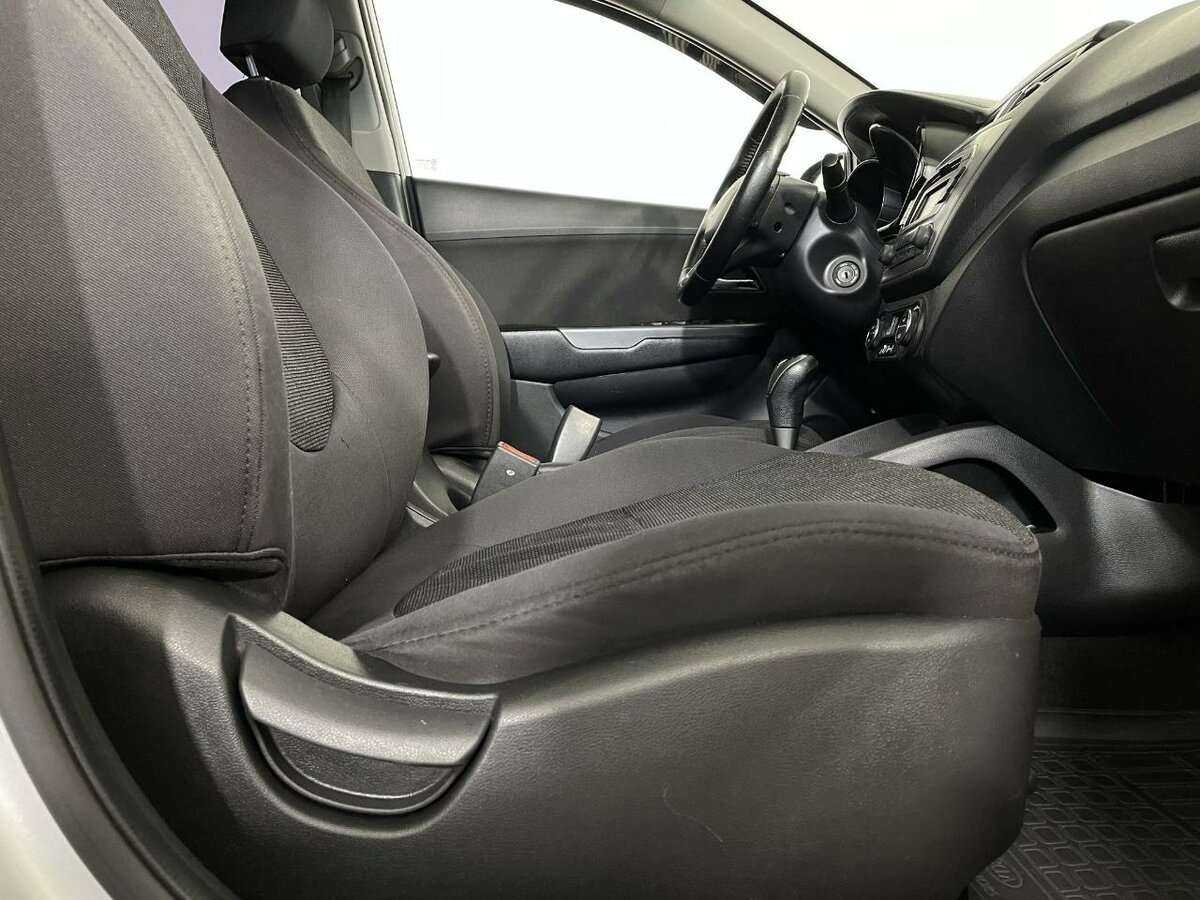 Kia Rio с пробегом — 2012 год. Фото: #13