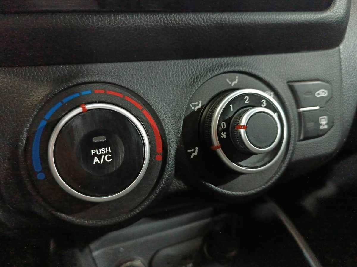 Kia Rio с пробегом — 2015 год. Фото: #12