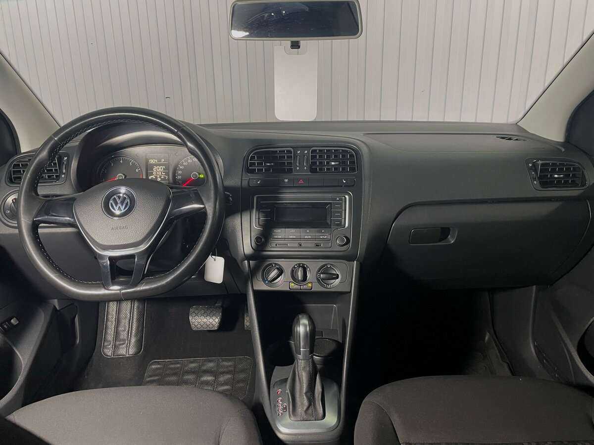Volkswagen Polo с пробегом — 2017 год. Фото: #8
