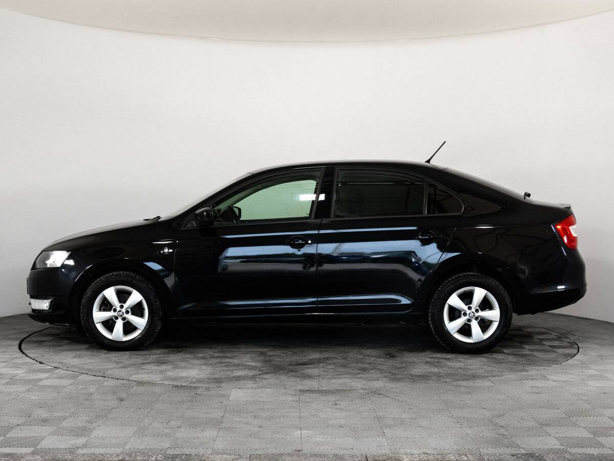 Skoda Rapid с пробегом — 2015 год. Фото: #7