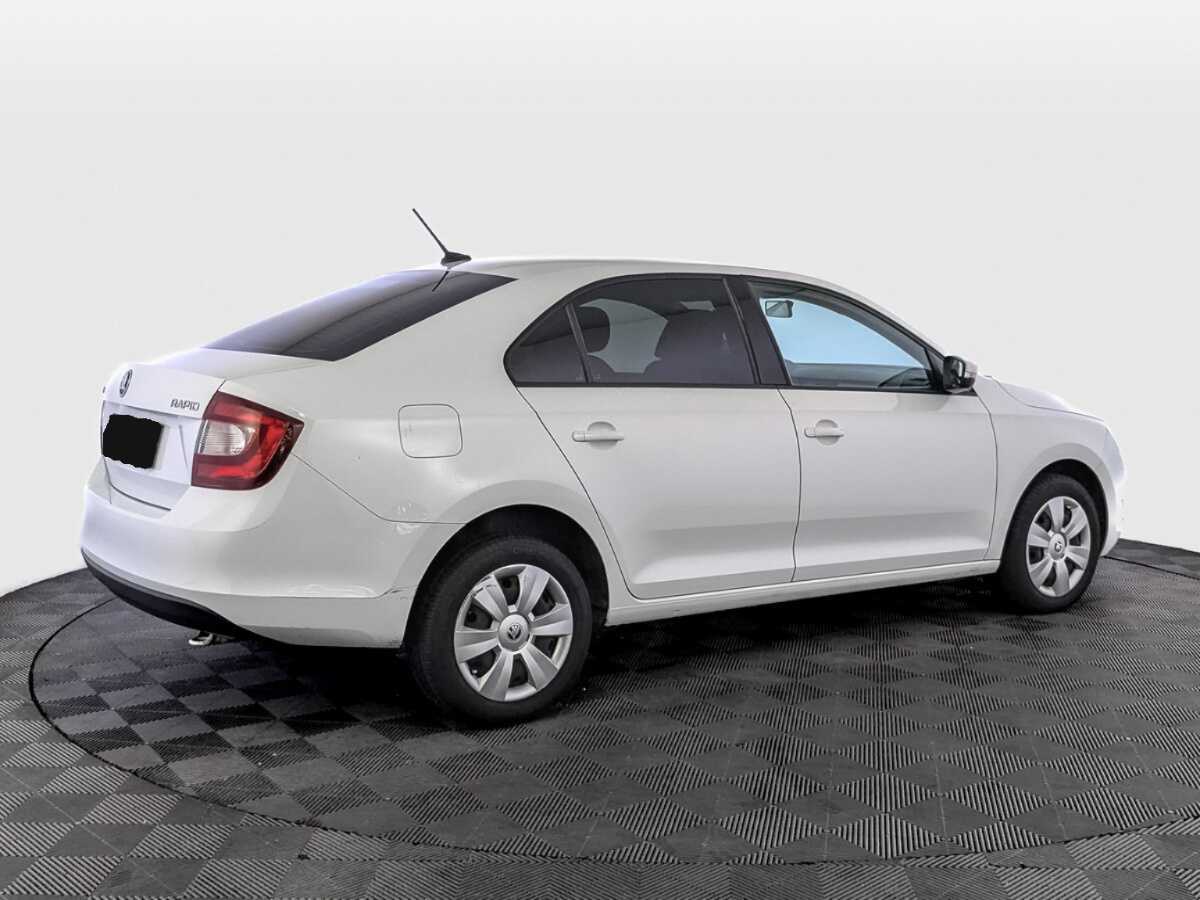 Skoda Rapid с пробегом — 2018 год. Фото: #4