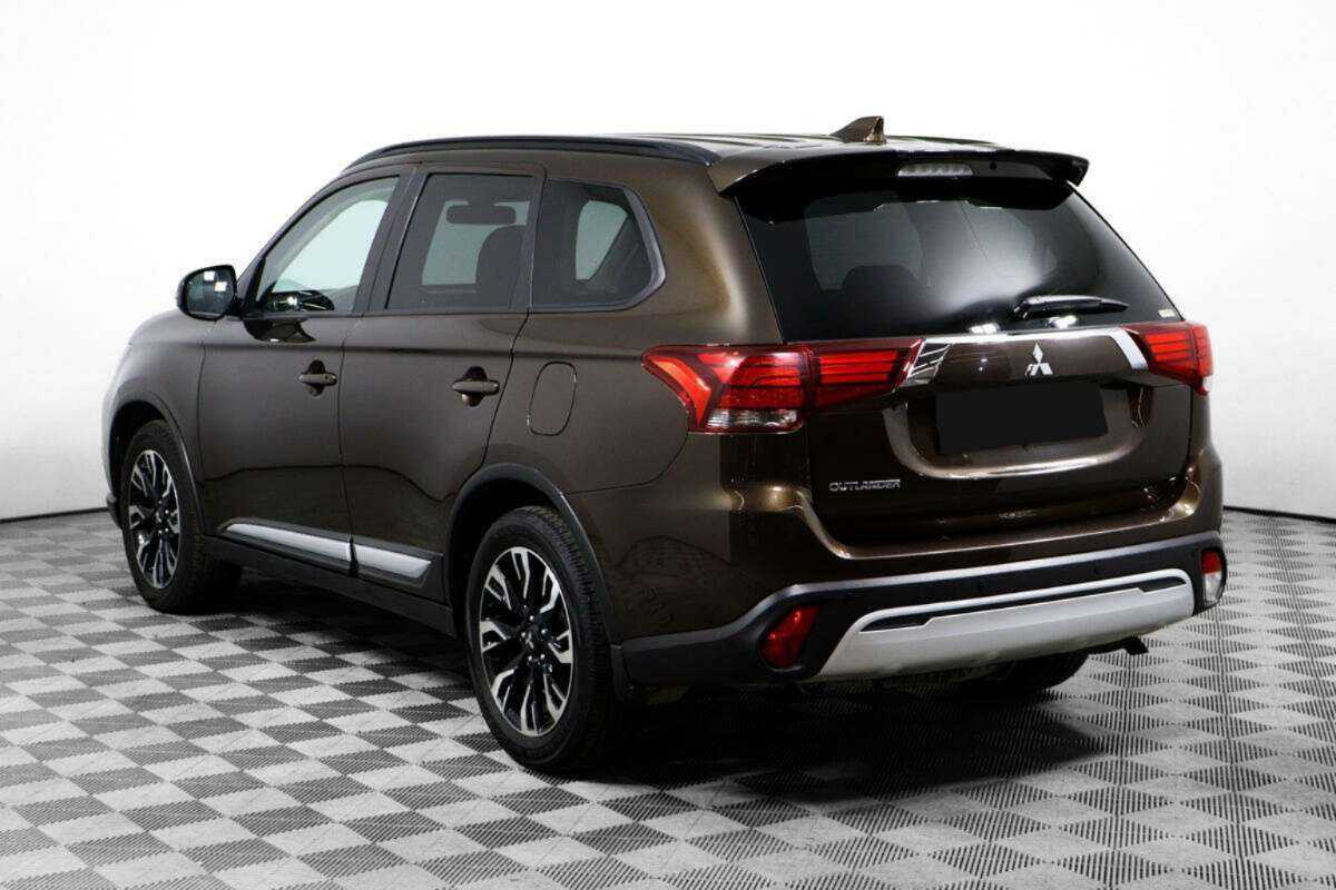 Mitsubishi Outlander с пробегом — 2022 год. Фото: #6