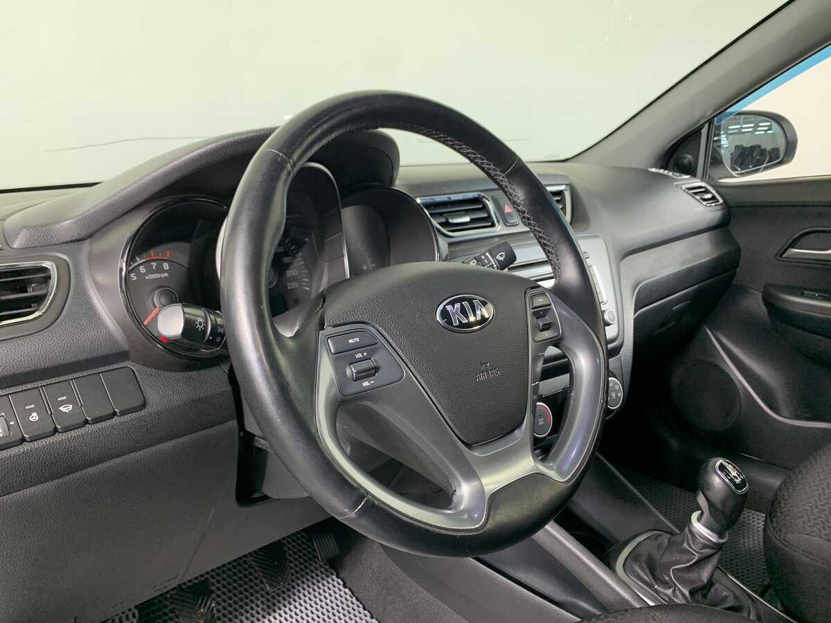Kia Rio с пробегом — 2016 год. Фото: #11