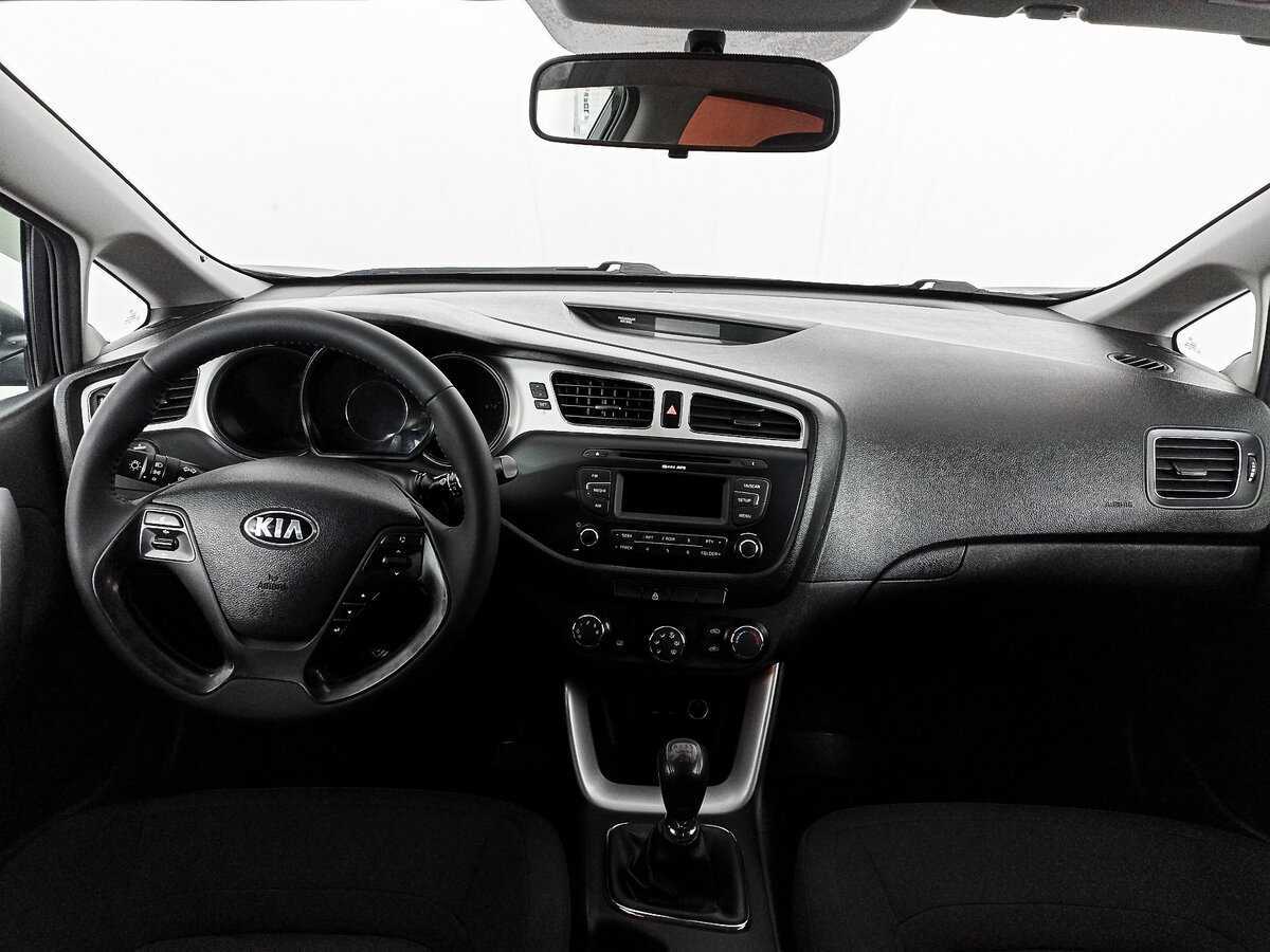 Kia Ceed с пробегом — 2015 год. Фото: #13