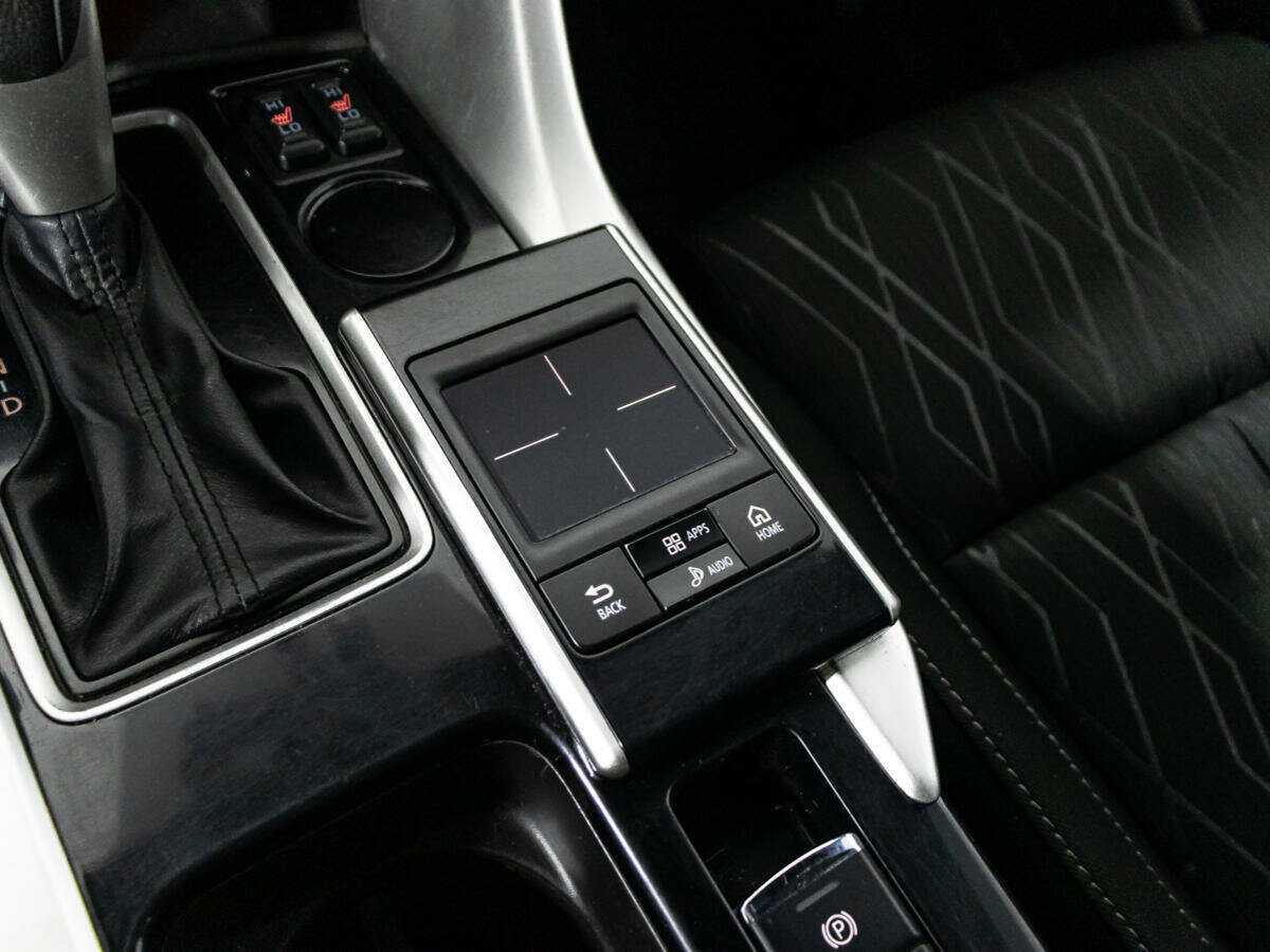 Mitsubishi Eclipse Cross с пробегом — 2019 год. Фото: #16