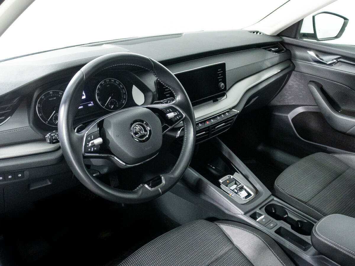 Skoda Octavia с пробегом — 2021 год. Фото: #10