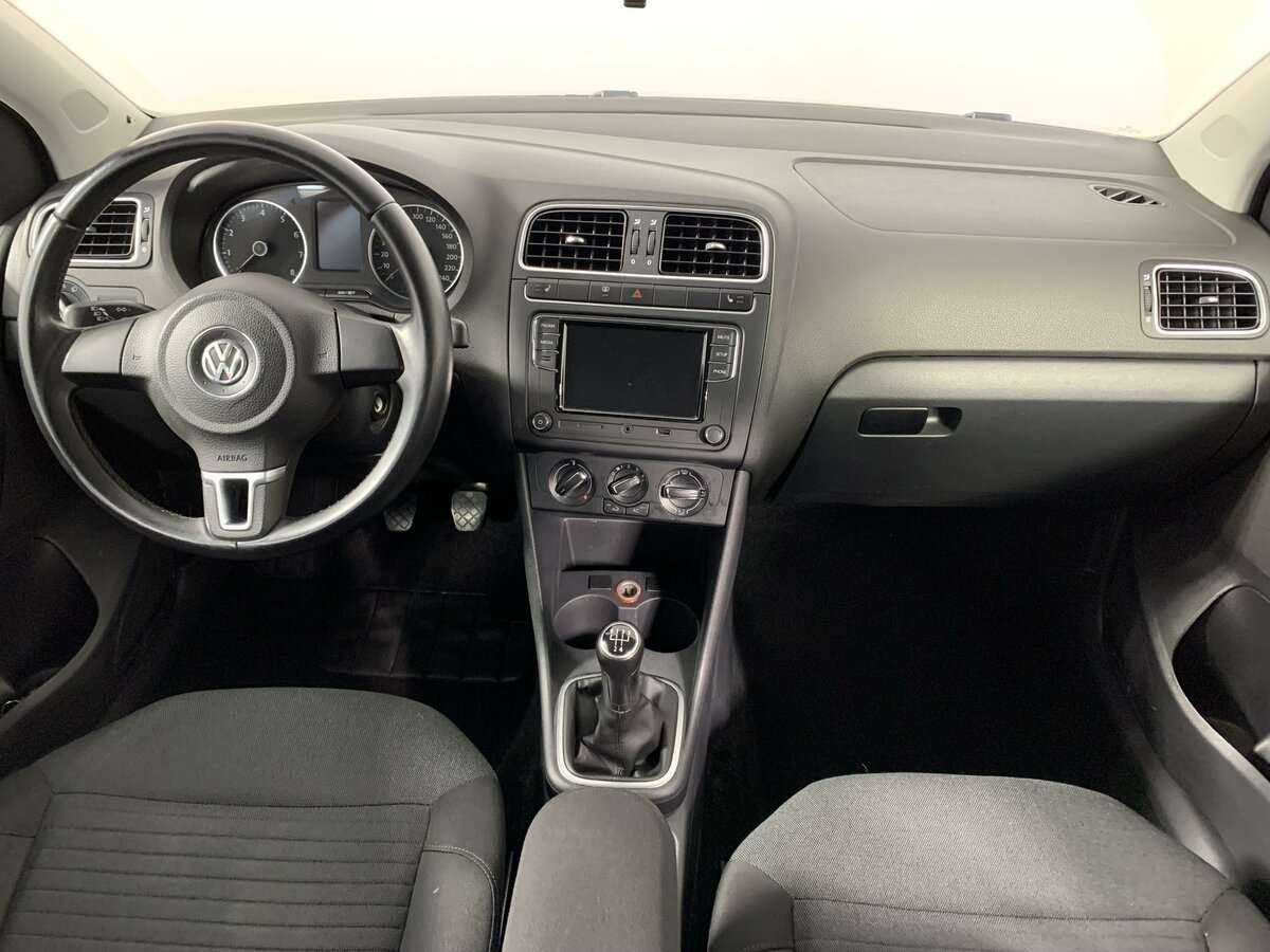 Volkswagen Polo с пробегом — 2012 год. Фото: #11