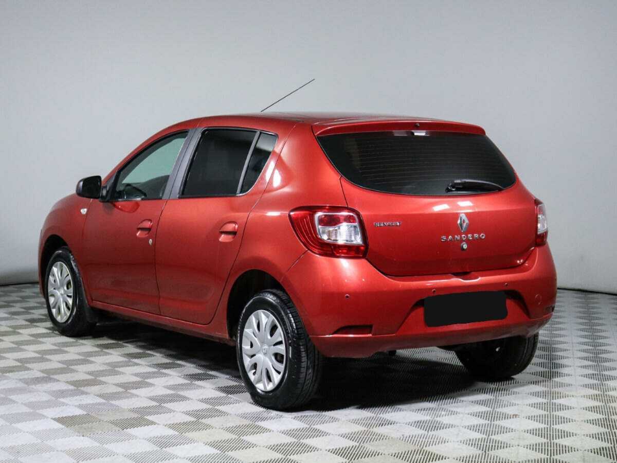 Renault Sandero с пробегом — 2015 год. Фото: #6