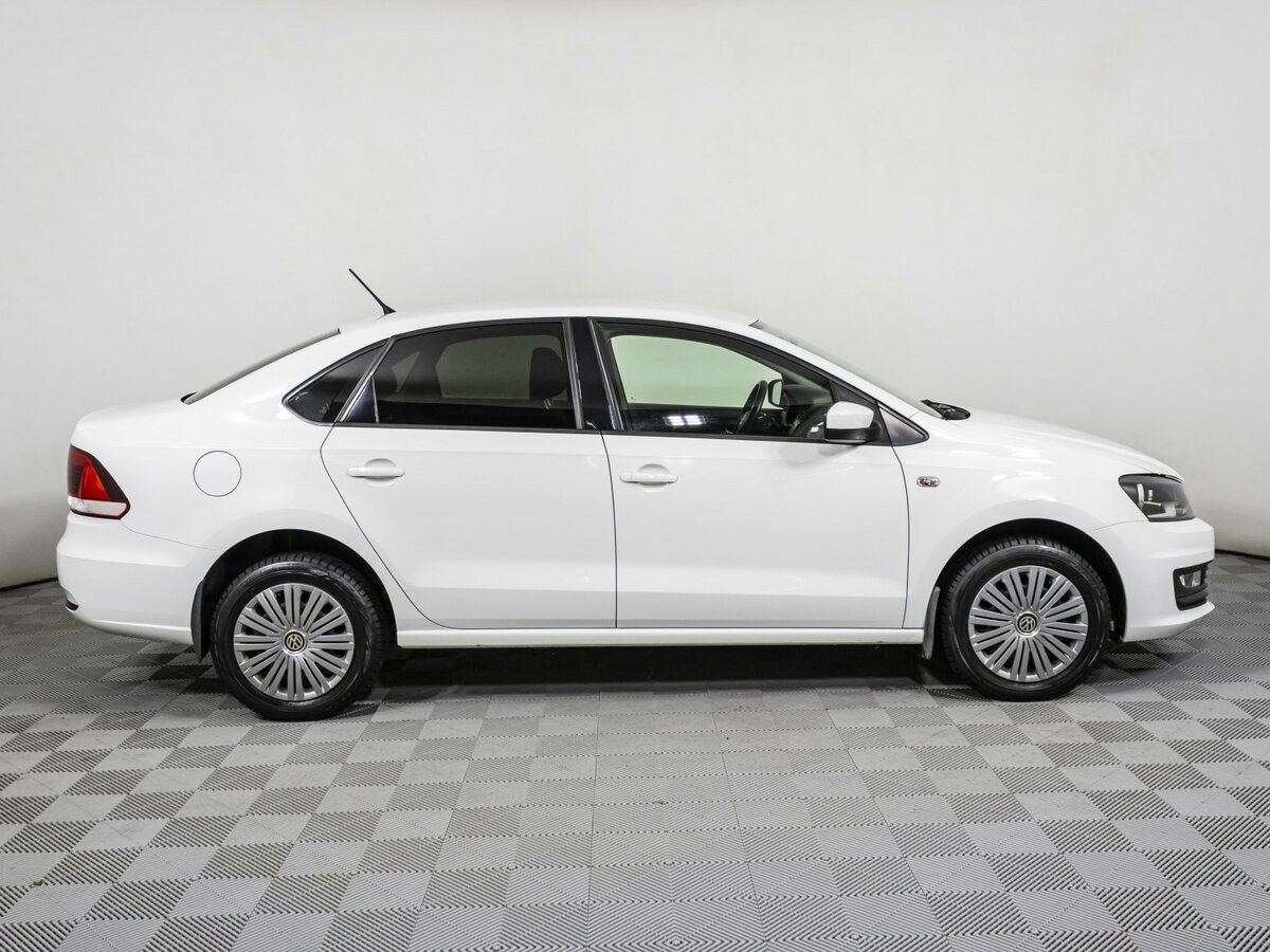 Volkswagen Polo с пробегом — 2016 год. Фото: #3