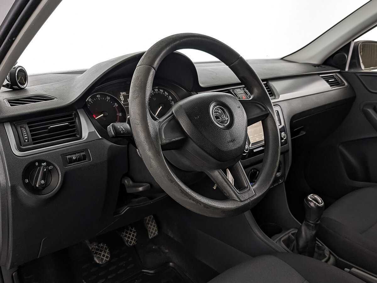 Skoda Rapid с пробегом — 2017 год. Фото: #14