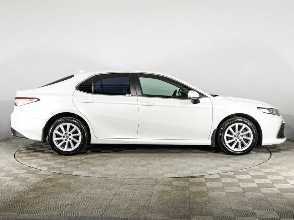 Toyota Camry с пробегом — 2021 год. Фото: #3