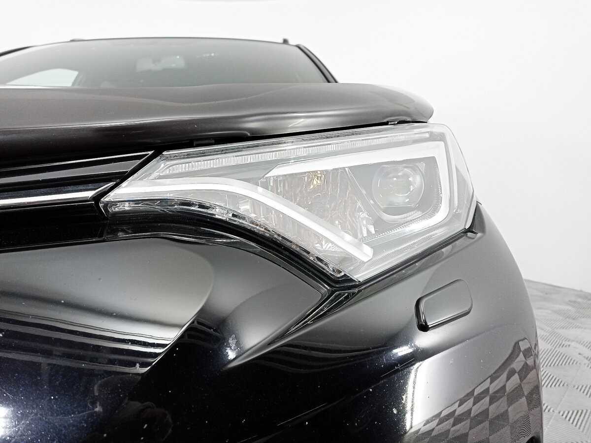 Toyota RAV4 с пробегом — 2019 год. Фото: #13