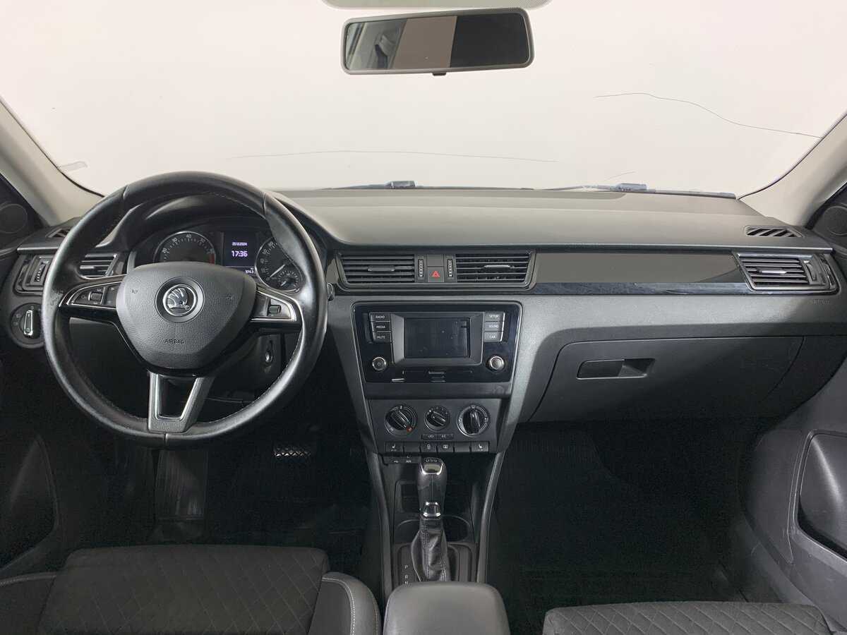 Skoda Rapid с пробегом — 2015 год. Фото: #11