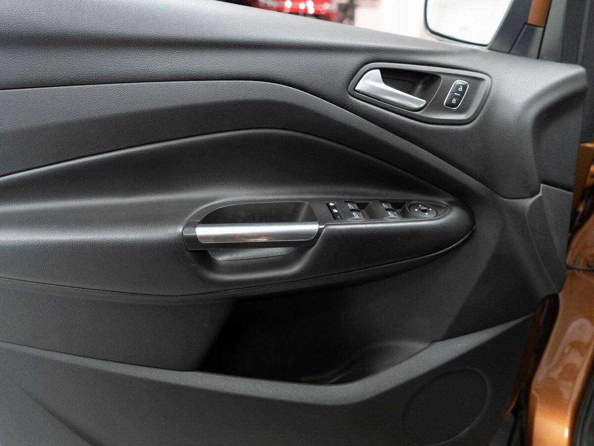 Ford Kuga с пробегом — 2017 год. Фото: #13