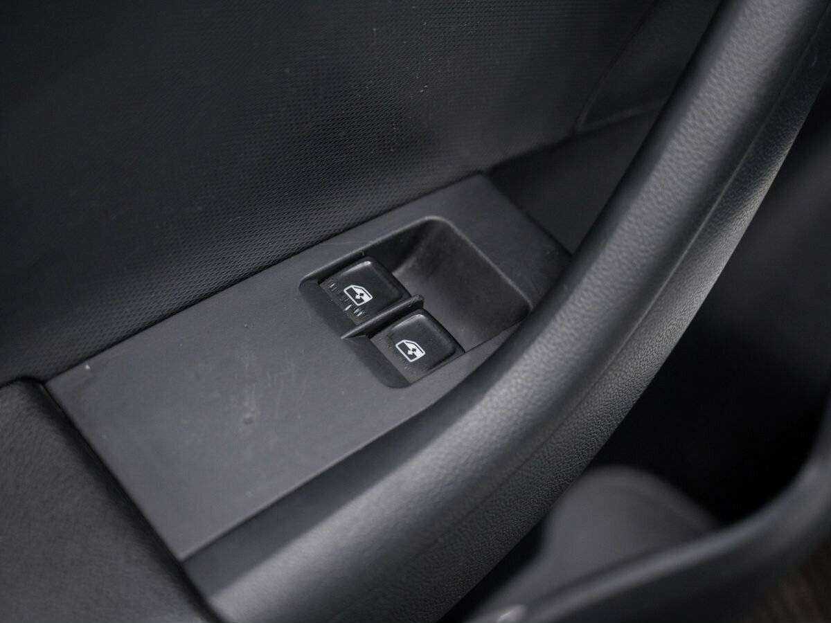 Skoda Rapid с пробегом — 2017 год. Фото: #18