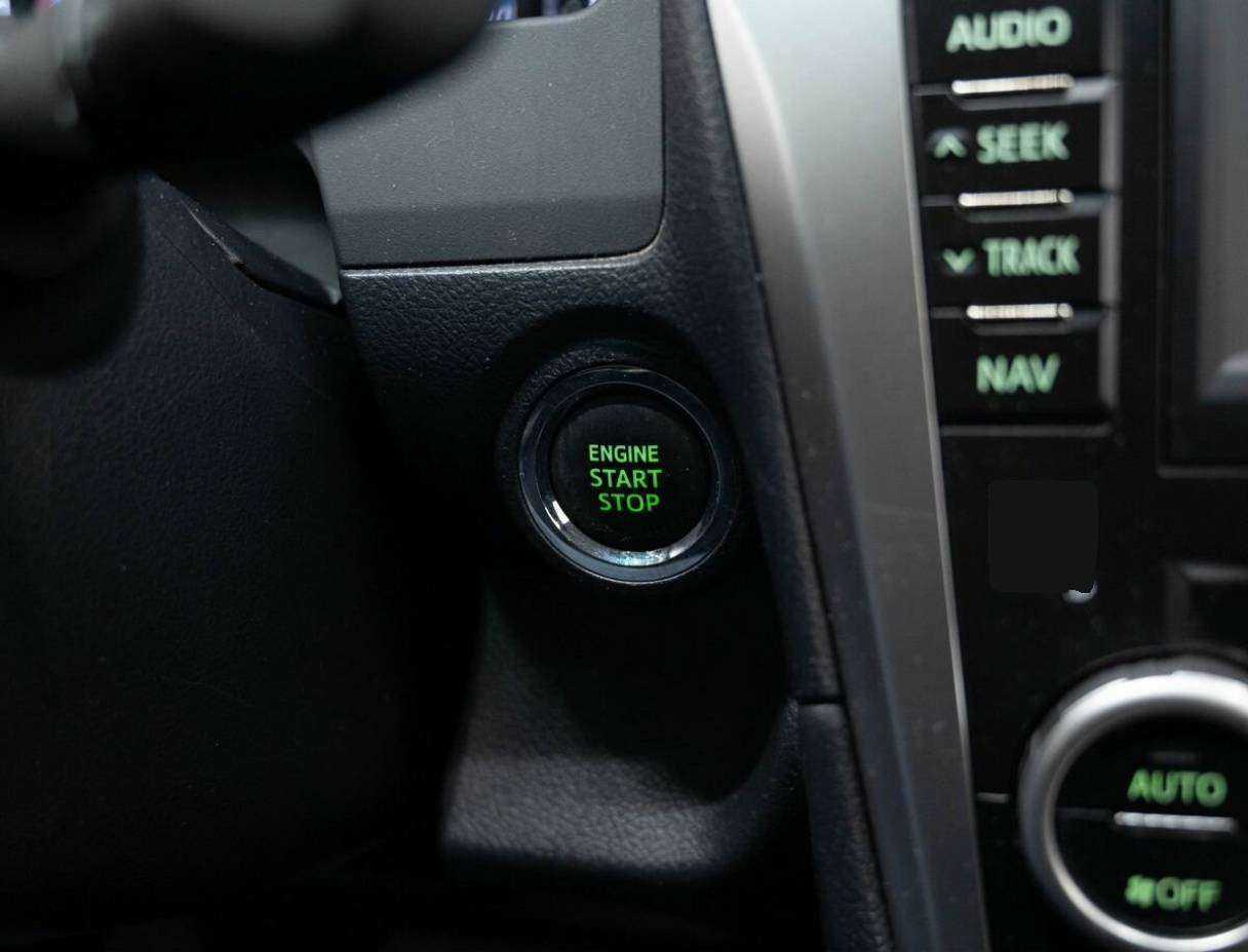 Toyota Camry с пробегом — 2014 год. Фото: #22