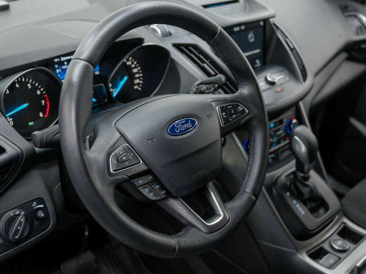 Ford Kuga с пробегом — 2017 год. Фото: #17