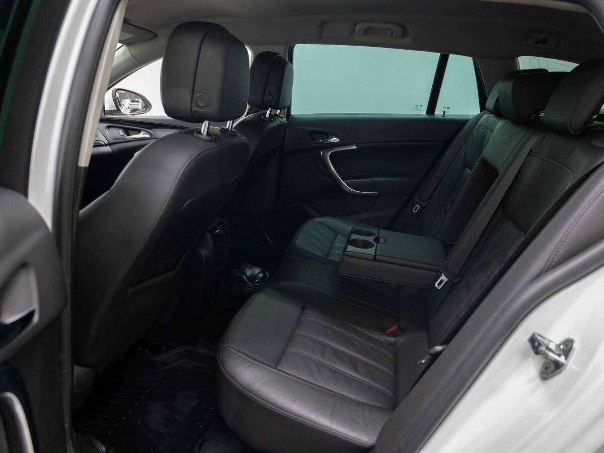 Opel Insignia с пробегом — 2013 год. Фото: #11