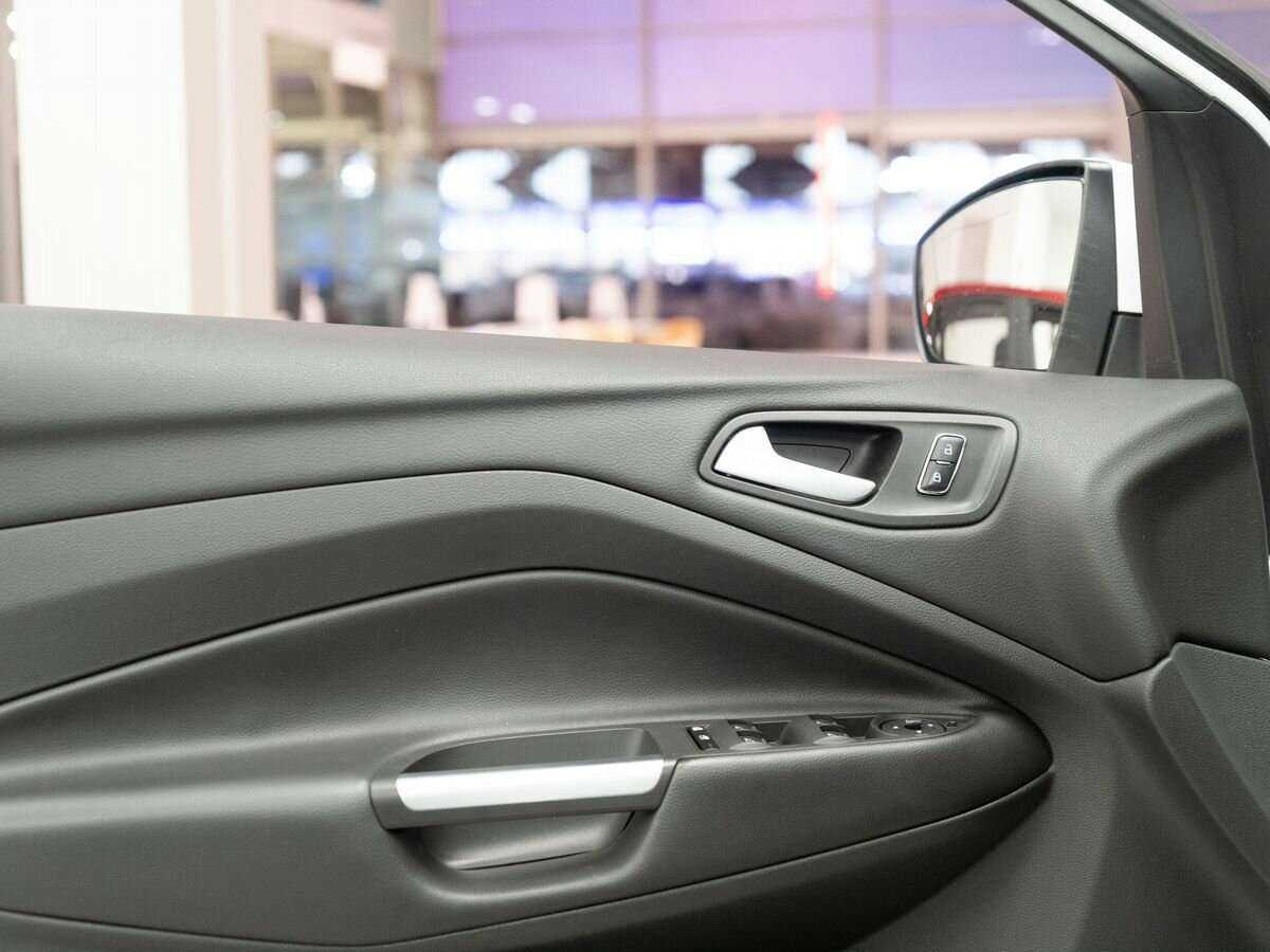 Ford Kuga с пробегом — 2016 год. Фото: #14