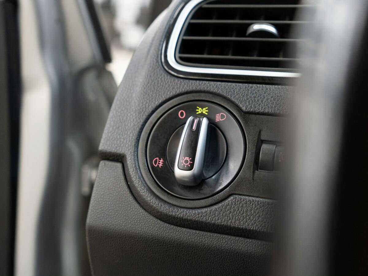 Volkswagen Polo с пробегом — 2019 год. Фото: #13