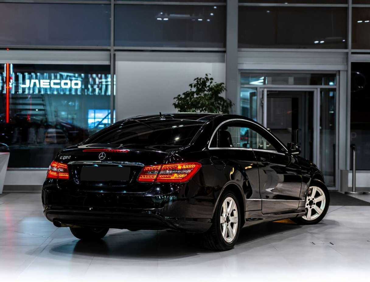 Mercedes-Benz E-Класс с пробегом — 2012 год. Фото: #2