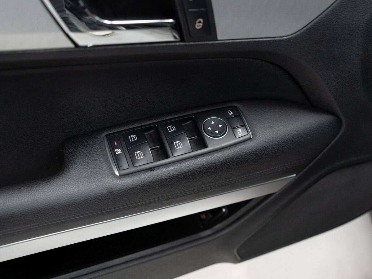 Mercedes-Benz E-Класс с пробегом — 2012 год. Фото: #12