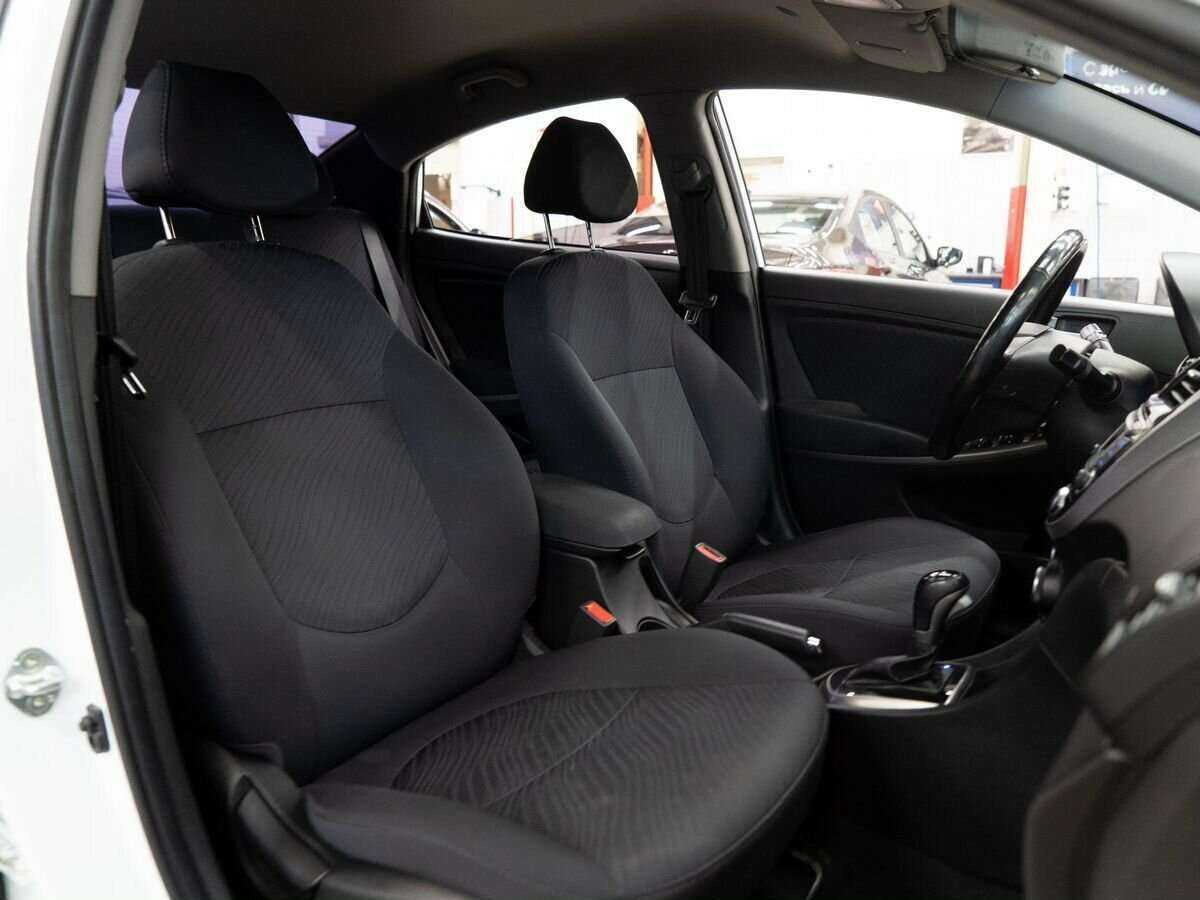 Hyundai Solaris с пробегом — 2015 год. Фото: #8