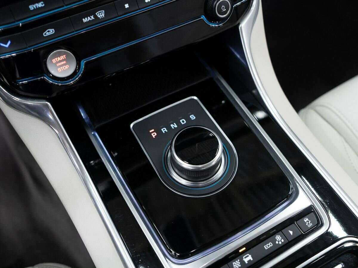 Jaguar XF с пробегом — 2017 год. Фото: #12