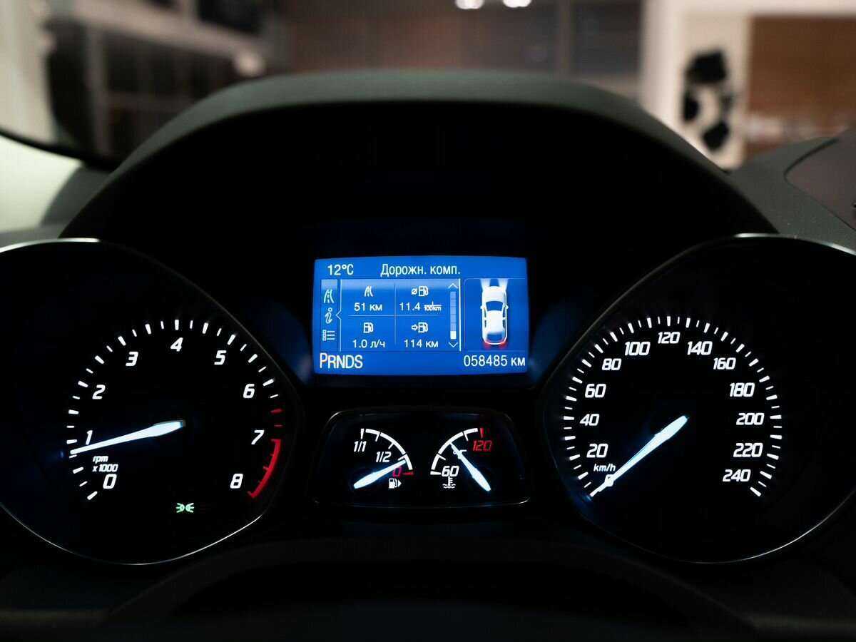 Ford Kuga с пробегом — 2014 год. Фото: #9