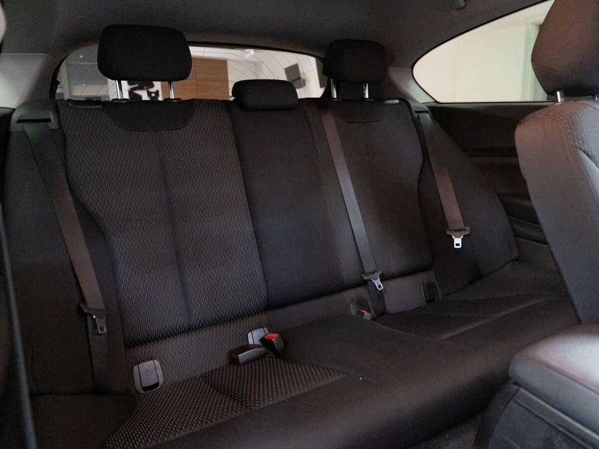 BMW 1 серии с пробегом — 2012 год. Фото: #7