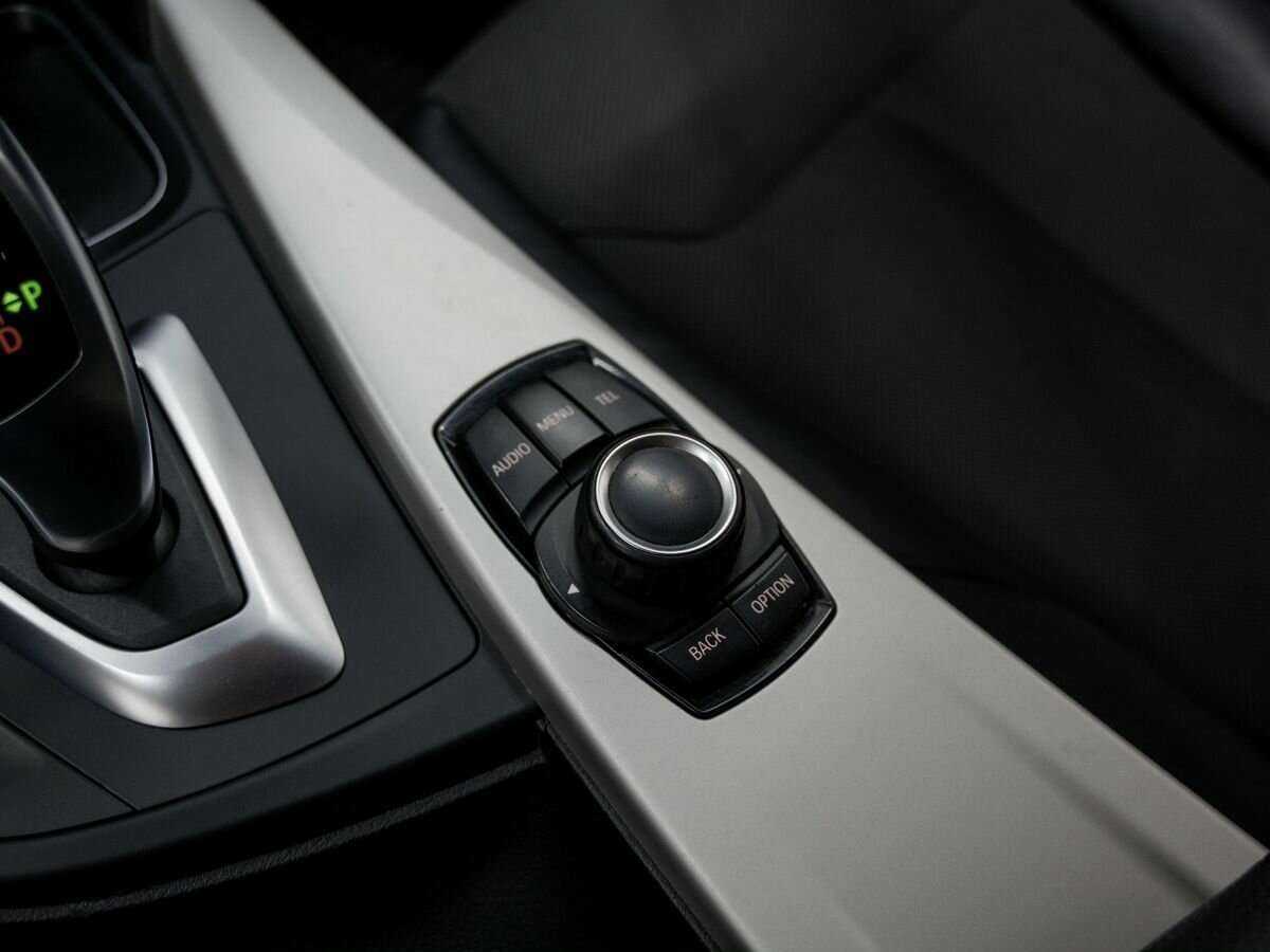 BMW 3 серии с пробегом — 2016 год. Фото: #18