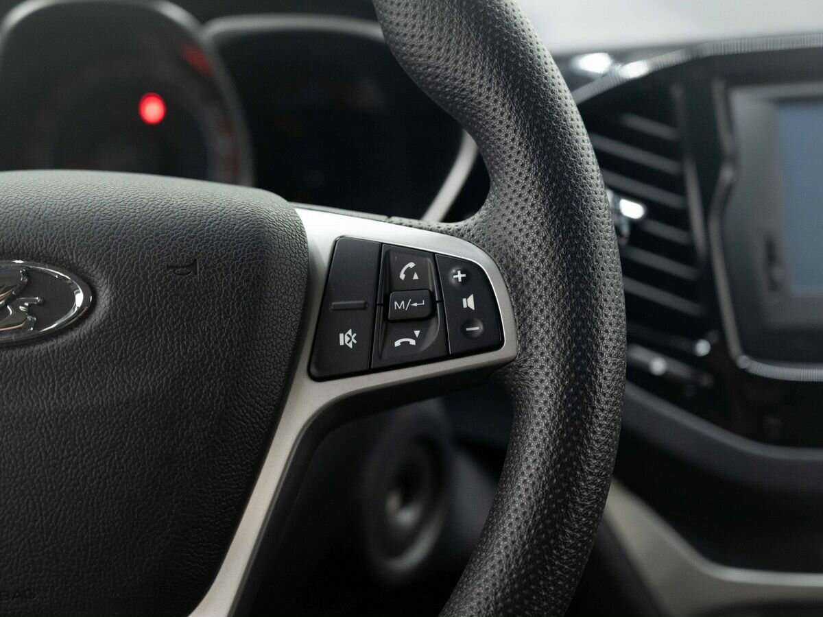 Lada (ВАЗ) Vesta с пробегом — 2019 год. Фото: #17