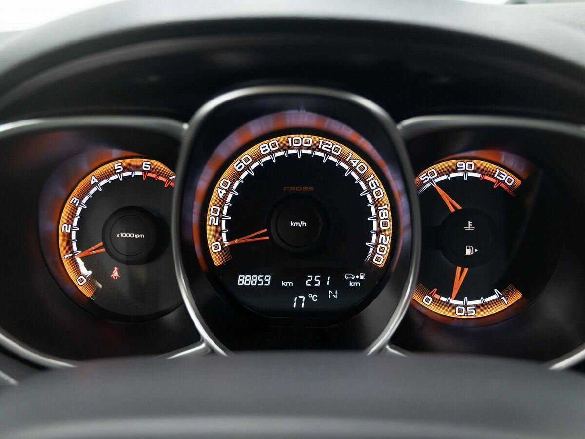 Lada (ВАЗ) Vesta с пробегом — 2019 год. Фото: #18