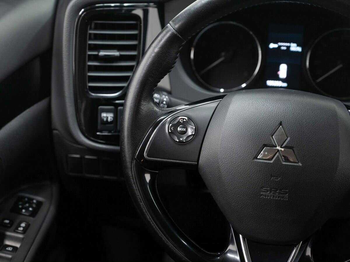 Mitsubishi Outlander с пробегом — 2019 год. Фото: #14