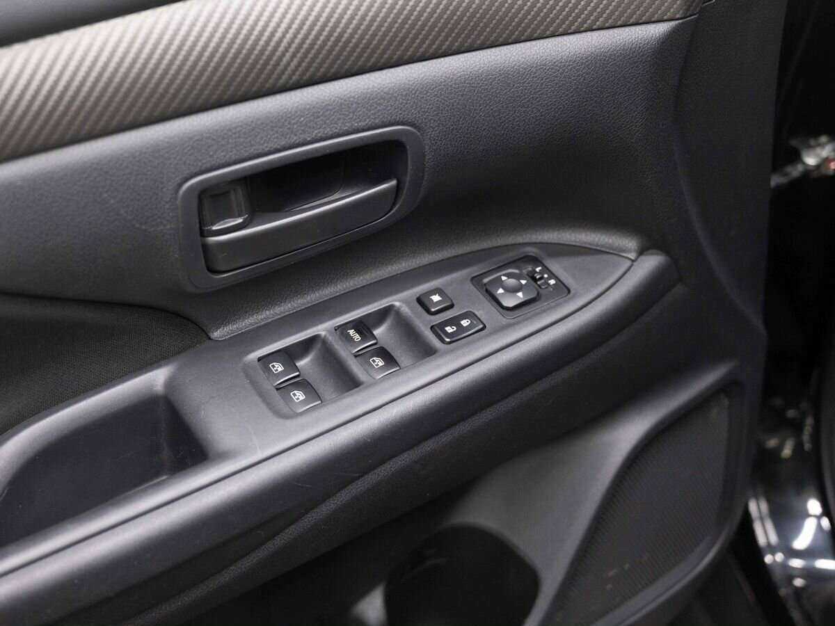 Mitsubishi Outlander с пробегом — 2016 год. Фото: #17