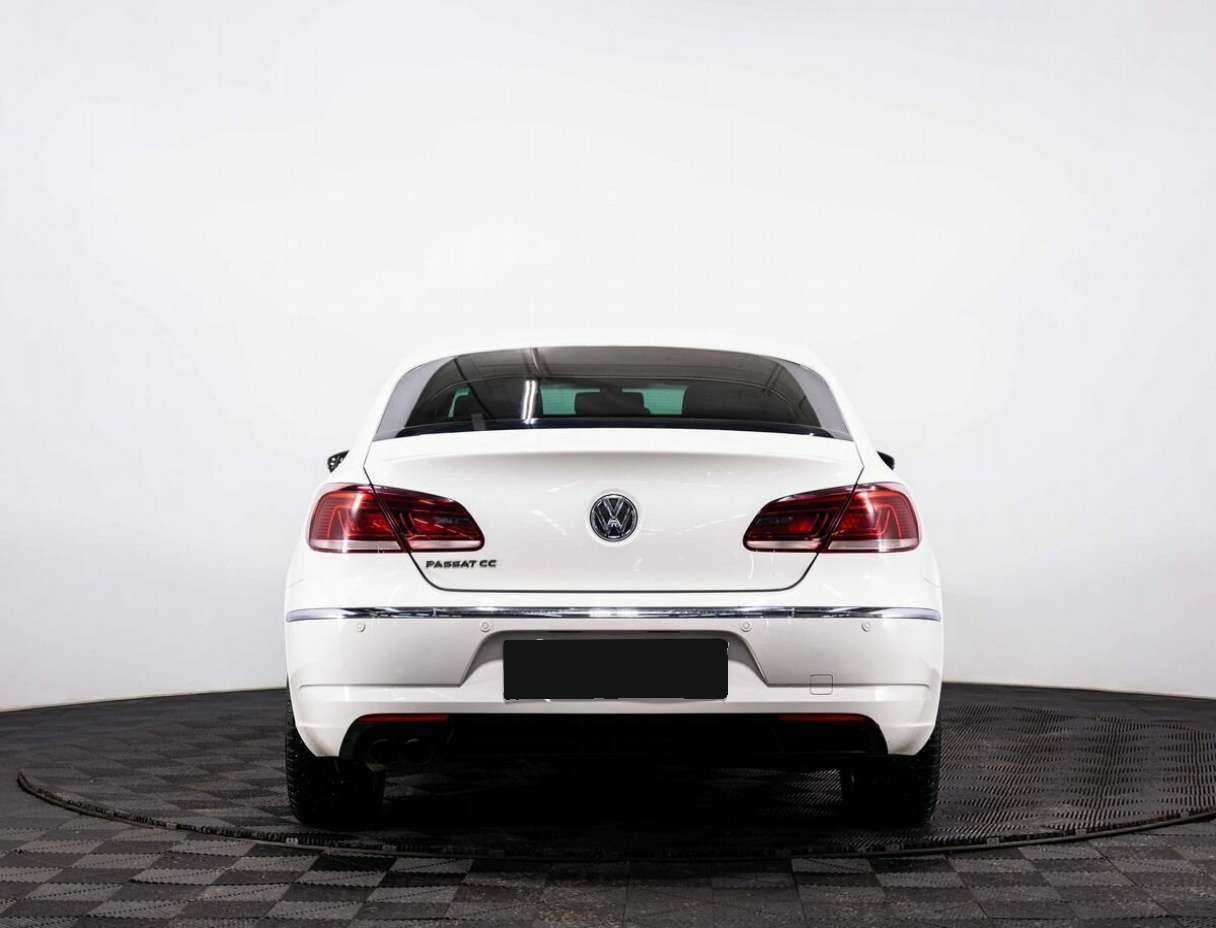 Volkswagen Passat CC с пробегом — 2014 год. Фото: #4