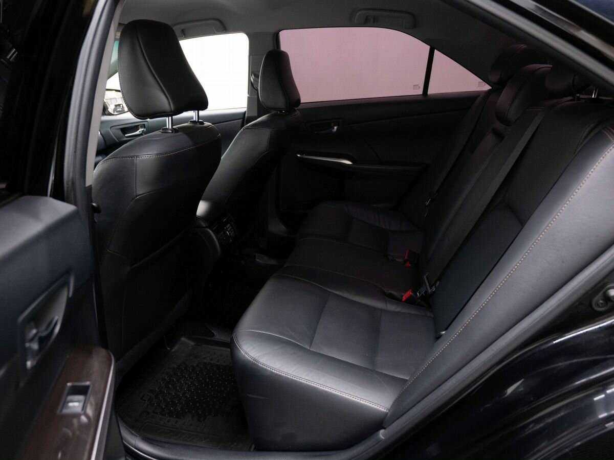 Toyota Camry с пробегом — 2018 год. Фото: #11