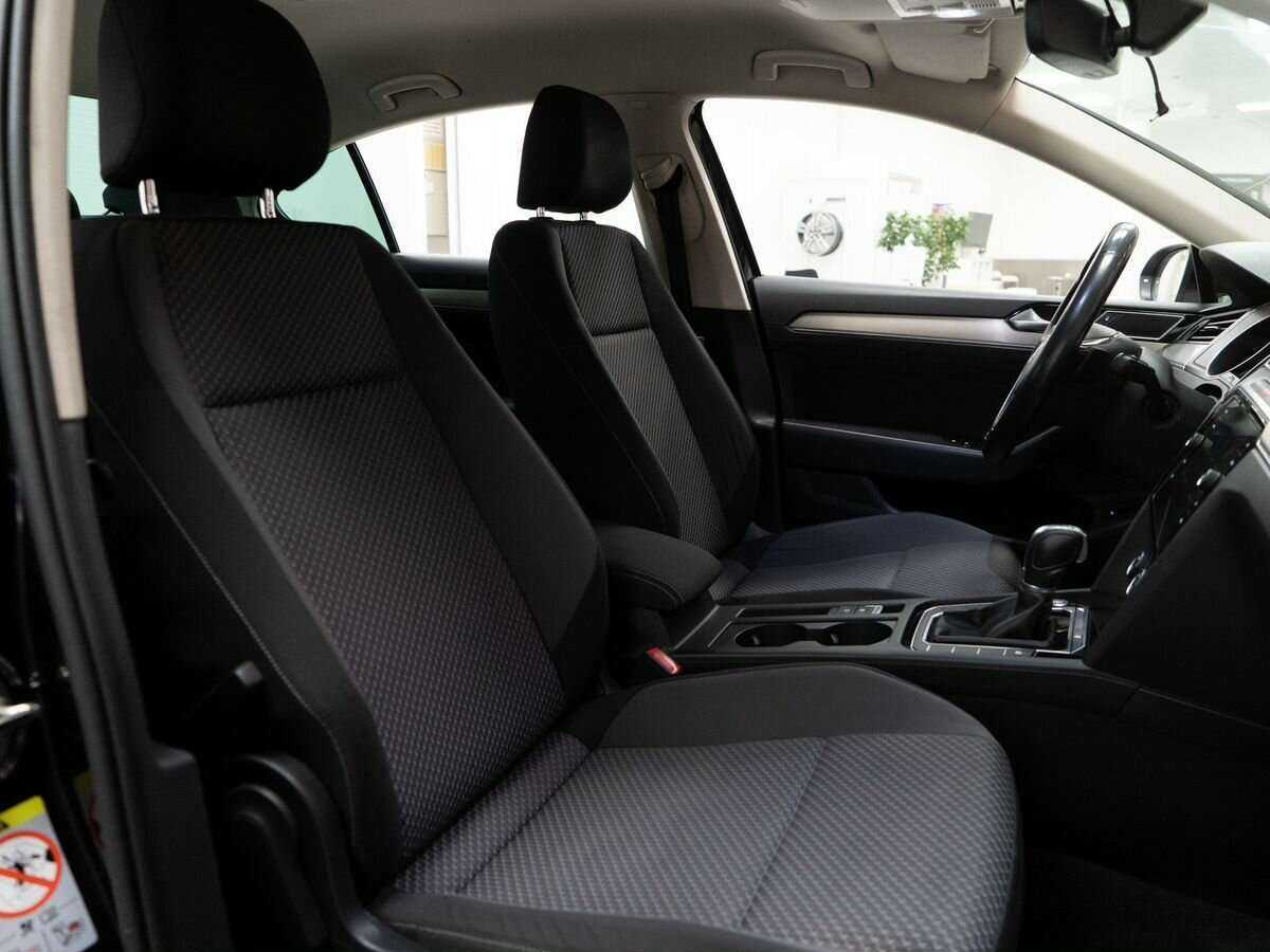 Volkswagen Passat с пробегом — 2017 год. Фото: #8