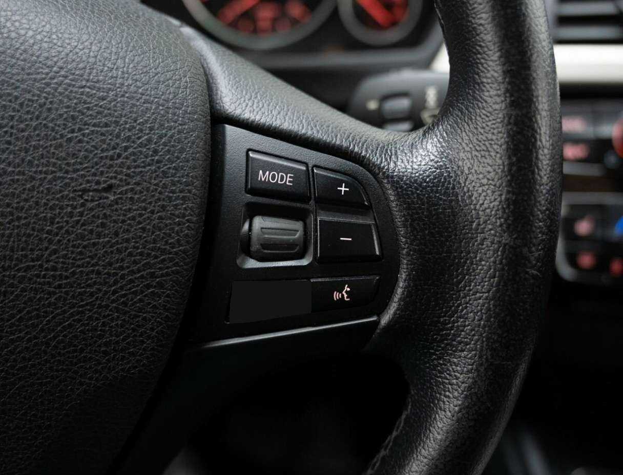 BMW 3 серии с пробегом — 2015 год. Фото: #18