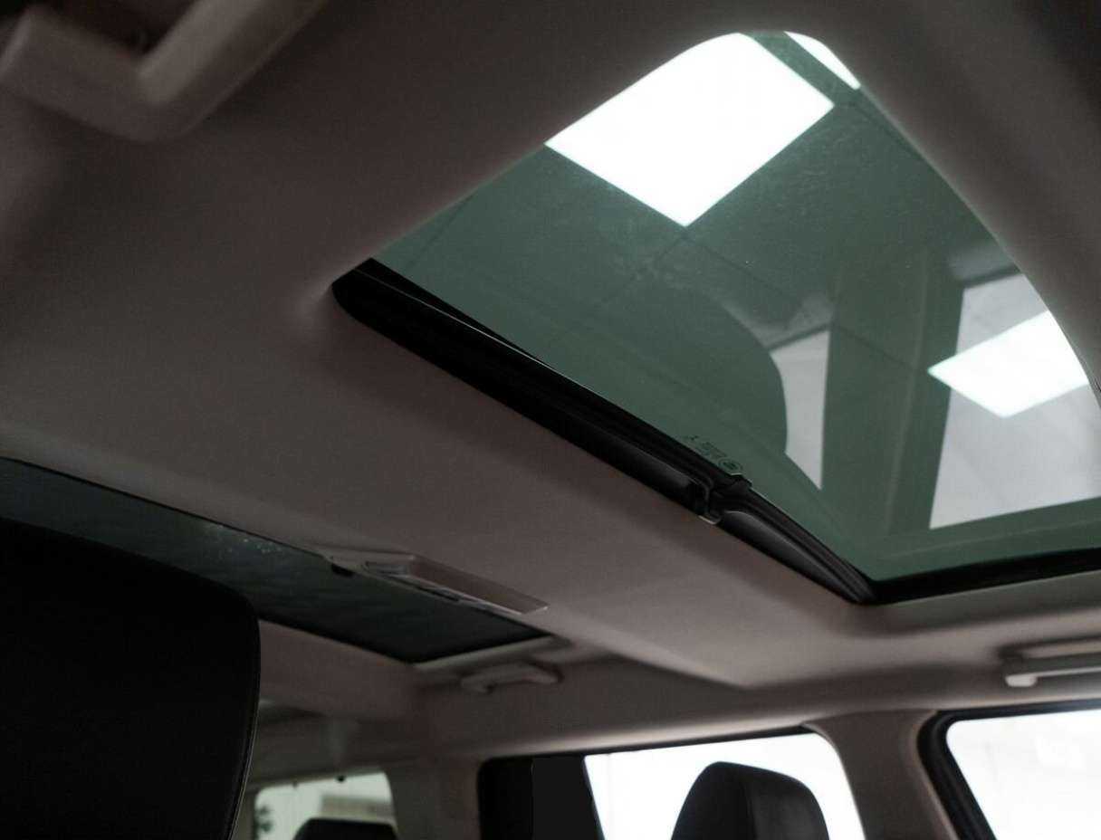 Land Rover Discovery с пробегом — 2013 год. Фото: #13