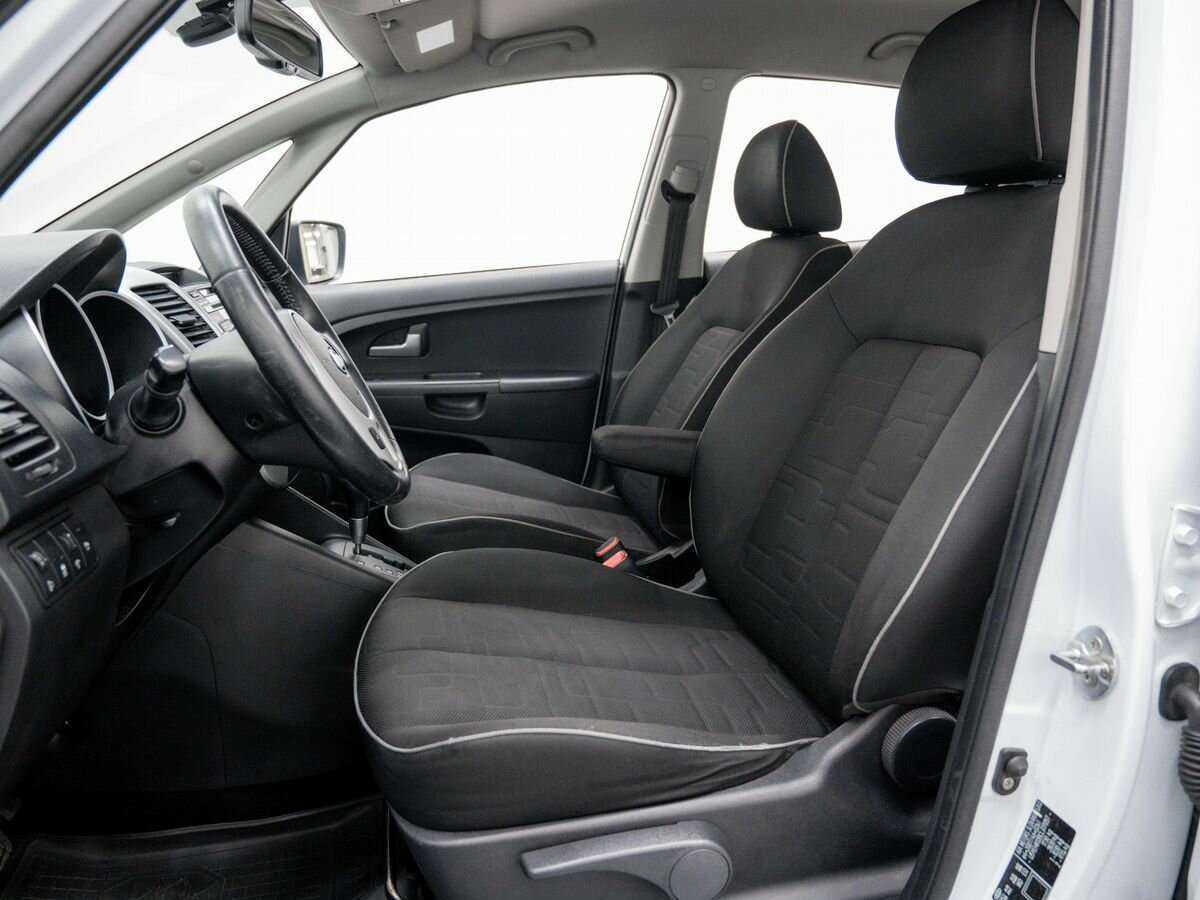 Kia Venga с пробегом — 2012 год. Фото: #8