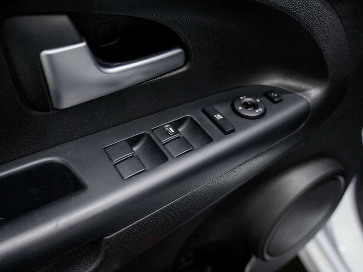 Kia Venga с пробегом — 2012 год. Фото: #9