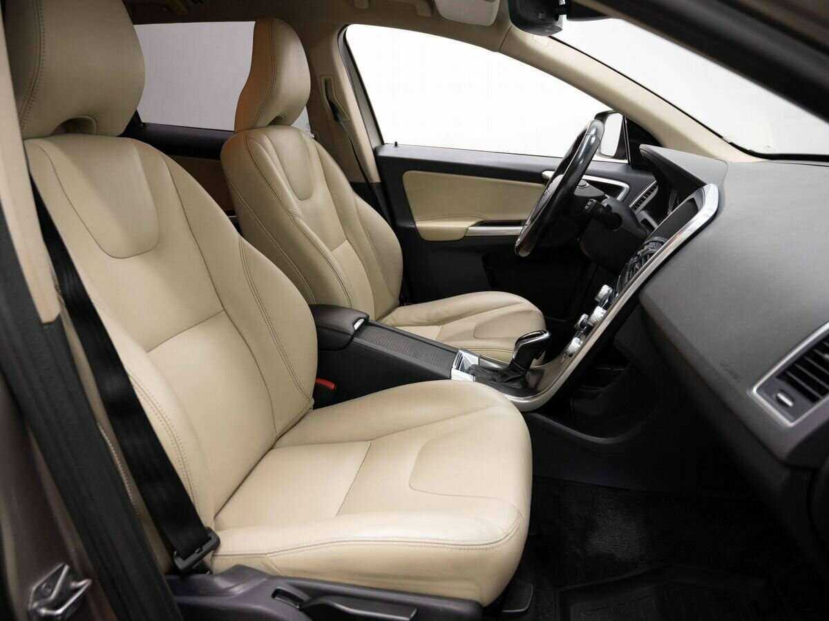 Volvo XC60 с пробегом — 2014 год. Фото: #11