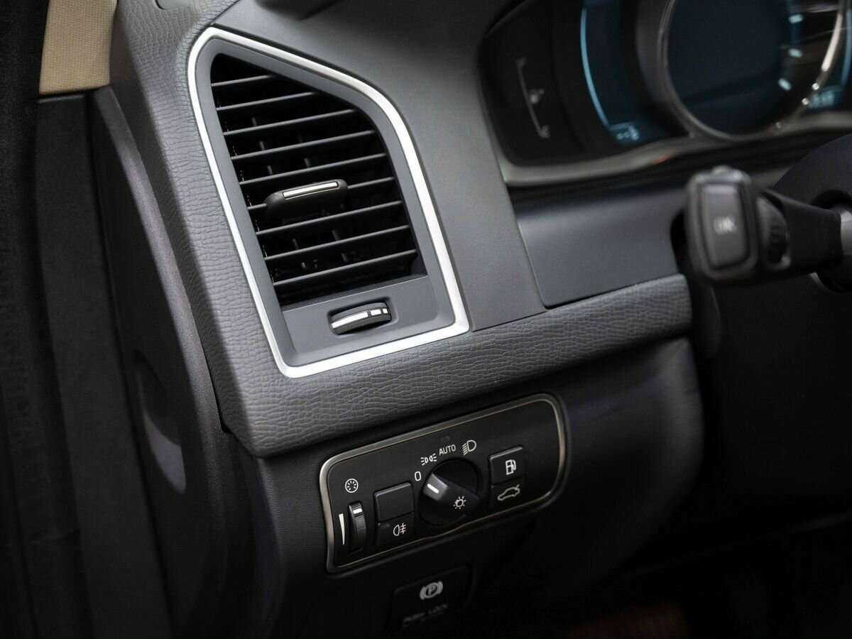 Volvo XC60 с пробегом — 2014 год. Фото: #20