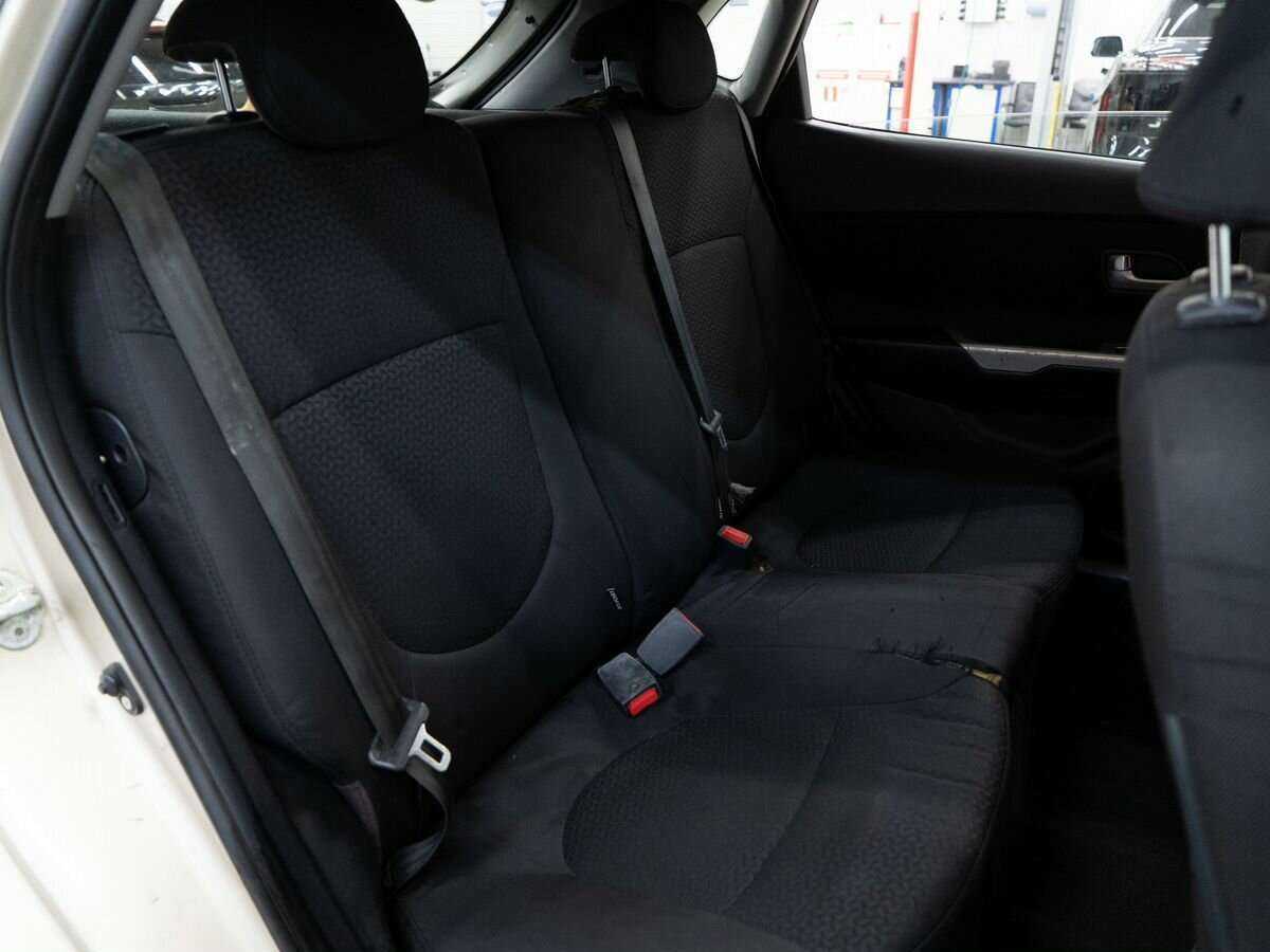 Kia Rio с пробегом — 2012 год. Фото: #6