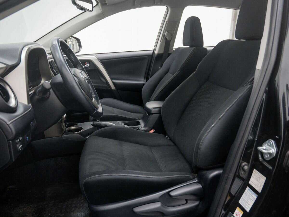 Toyota RAV4 с пробегом — 2014 год. Фото: #14