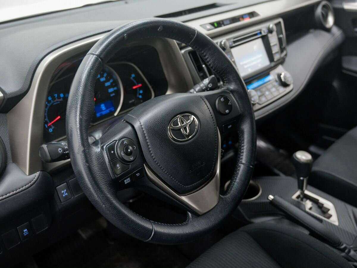 Toyota RAV4 с пробегом — 2014 год. Фото: #16
