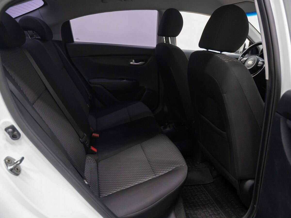 Kia Rio с пробегом — 2018 год. Фото: #9