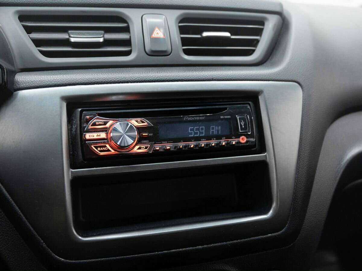 Kia Rio с пробегом — 2013 год. Фото: #14