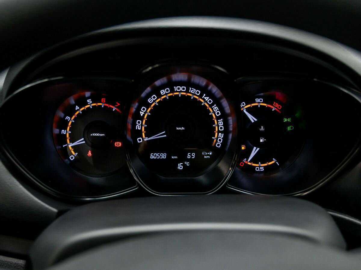 Lada (ВАЗ) Vesta с пробегом — 2020 год. Фото: #17